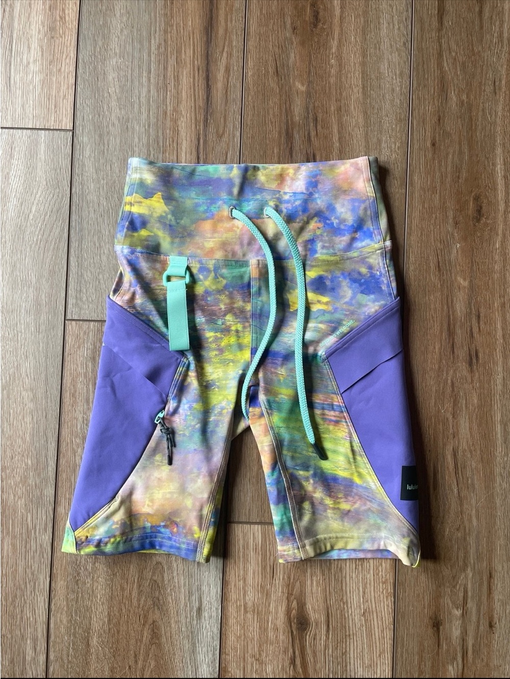 Lululemon Cargo High Rise Biker Shorts Size 2
